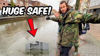 HUGE SAFE Found Magnet Fishing Is There Anything Inside [upl. by Labinnah]