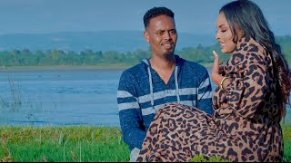 Qamar Suugaani Ft Warda Happy  Jawi Officail Video [upl. by Anilec]