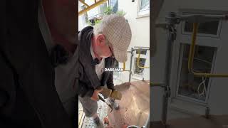 Stein aufteilen 🔨 handwerk ausbildung baustelle zimmermann maurer stein [upl. by Irvine]