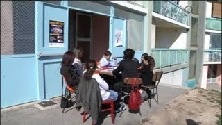 Un atelier décriture pour les femmes des quartiers nord de Marseille [upl. by Ayocat659]