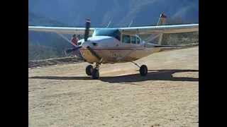 Avioneta cessna 206 aterrizando en morelos chihuahua [upl. by Elohc]