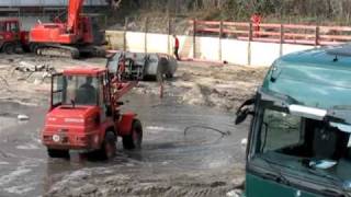 Baustelle mit Kettenbagger Radlader Bulldozer [upl. by Silvana]