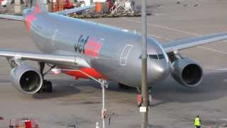 Jetstar A330 Docking amp Thai 747400 taxi and take off  Sydney Airport International Terminal [upl. by Magee]