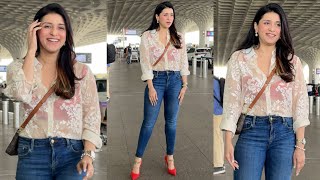 Mannara Chopra Spotted at Mumbai Airport 😍🔥📸 [upl. by Dina654]