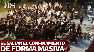 Decenas de personas se saltan las normas e inician las fiestas en Guipúzcoa  Diario AS [upl. by Toscano917]