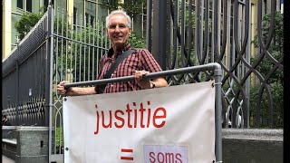 Justitie is soms crimineel Éénmansdemo bij het Ministerie van Justitie  Turfmarkt 147 [upl. by Yojenitsirk]