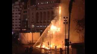 Alberto Fabra y Rita Barberá en la Cremà de la Falla de la Plaza del Ayuntamiento [upl. by Solegnave]