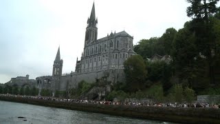 25000 pilgrims in Lourdes for pilgrimage of the Assumption [upl. by Mellar]