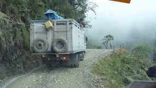 Ruta de la Muerte Parte II Camino de Coroico a La Paz Bolivia Dale Viaja [upl. by Pieter108]