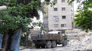 Syrian Army Republican Guard Storms ISISHeld Yarmouk Camp [upl. by Nhepets]