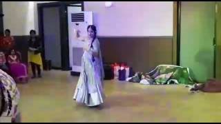 Hum pe ye kisne hara rang Dala amezing dance by a pretty lady [upl. by Julia]