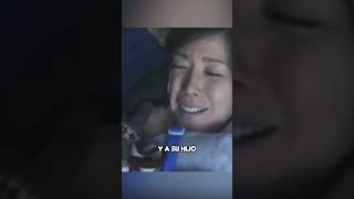 Ella no puede sentir el calor todo lo que toca es frio 😱 shorts viral pelicula [upl. by Ahtelra558]