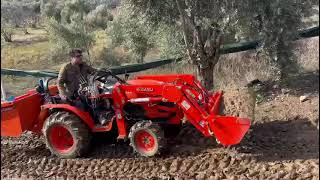 KUBOTA B2650 Traktör ön yükleyci CANLI MAKINA 05397329674 [upl. by Tab]