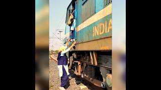 கண்கலங்கிட்டேன் 🥺 அந்த கடைசி நொடியில் ❤️ Salute Driver shortsfeed tamil indiantrainhistory [upl. by Meill]