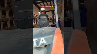 forklift skills masuk tempat sempit forklift skills viral shots trending fyp [upl. by Bigod339]