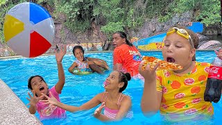 LAS VACACIONES DE LA ESCUELA 😍💦 El Día de Piscina 🏊🏼‍♀️🌴🌤️  Nueva Película [upl. by Onairotciv]