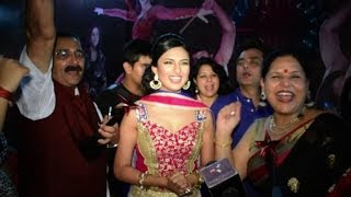 Divyanka Tripathi wins 5 Awards at STAR Parivaar Awards 2014 [upl. by Otha493]