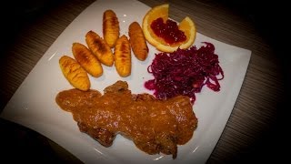 Hirschsteak mit Apfelrotkraut Preiselbeer und Kroketten superlecker [upl. by Ahsikrats606]