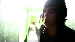 Kellin Quinn from Sleeping With Sirens warms up by singing the ApocoreTV jingle [upl. by Zubkoff969]