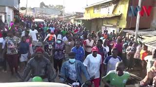 LIVE Awali Raila akishinda polisi ujanja Kawangware na Kibera [upl. by Kaiser]