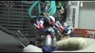 Grendizer Revoltech 085 Unboxing Review [upl. by Elnore91]