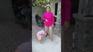 Tuh kan jatoh 😂 funny shorts [upl. by Gowrie89]