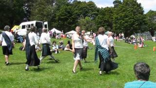 Garry StrathspeyUH Scottish DancersUpper Hutt Highland Gathering 2014 [upl. by Akcimat]