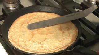 Crêpes  La recette des crêpes classiques facile et inratable HD [upl. by Einuj144]