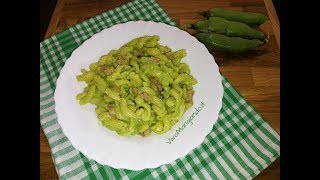 Pasta con pesto di fave e pancetta [upl. by Duaner]