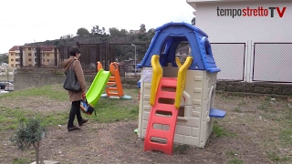 Genitori virtuosi “regalano” un’area verde alla scuola e ai loro bambini [upl. by Gayn]