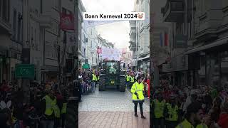 Fröhlichkeit am Rhein Der Bonner Karneval 2024 in voller Pracht Bonn kölnkarneval shorts [upl. by Oderfigis]