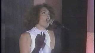 Tatiana quotLeyes del Corazonquot En Vivo quien te puede amar [upl. by Nylorak304]