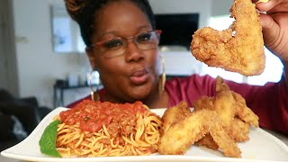 SPAGHETTI AND FRIED CHICKEN COMFORT FOOD COOKING AND EATING [upl. by Sollars]