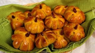 How to Make Pumpkin Dinner Rolls [upl. by Cirdek]