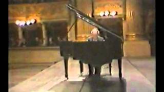 Vladimir Horowitz live in Milano 1985 Scarlatti Schumann Scriabin Schubert Liszt Chopin [upl. by Medorra]