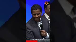 Actor Denzel Washington gets Emotional Honoring Bishop Charles E Blake Sr Year 2022 cogic [upl. by Eanrahs]