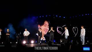 190602 ARMYs sing Young Forever to surprise BTS  Speak Yourself Wembley Stadium London Concert [upl. by Eednarb]