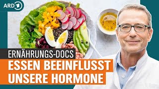 PCOSyndrom Essen beeinflusst die Hormone  Die ErnährungsDocs  NDR [upl. by Tnairb]