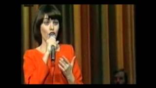 Mireille Mathieu  En Frappant Dans Nos Mains  1973 [upl. by Asilrahc]