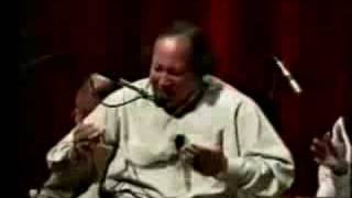 Man Kunto Maula  Ustad Nusrat Fateh Ali Khan live [upl. by Edrahs]