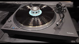 Technics Live Demos New SL1300G Turntable and New SCCX700 Wireless Powered Loudspeaker [upl. by Nedry]