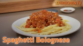 Spaghetti Bolognese  Rezept für den Klassiker  Nudeln mit HackfleischSoße zum selber kochen [upl. by Biagio]