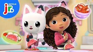 Gabbys Cattastic Summer Snacks 😻🍦 Gabbys Dollhouse  Netflix Jr [upl. by Notsek]