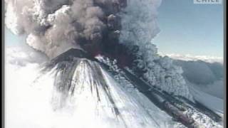 En Chile hay más de 2000 volcanes 500 de ellos activos [upl. by Hoem]