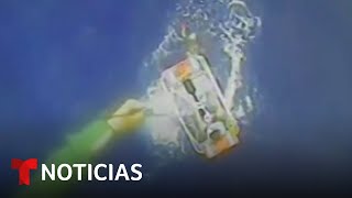 Rescatan a familia en Hawaii luego de que su bote volcara en el mar  Noticias Telemundo [upl. by Leena367]