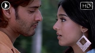 Athidi Movie  Mahesh Babu Hugs Amrita Rao  Mahes Babu  Amrita Rao [upl. by Zeugirdor131]