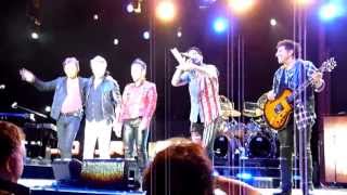 Journey  Dont Stop Believin Live  Manchester Arena UK May 2013 [upl. by Schuster]