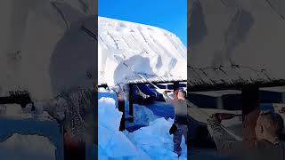 Clearing process of deep snow on the roof [upl. by Shum]