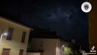 ⚡ De puissants orages touchent le Luxembourg cette nuit [upl. by Nobell343]