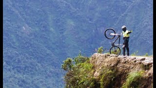 En bicicleta por la Carretera de la Muerte en Bolivia  DEATH ROAD [upl. by Aissatsan]